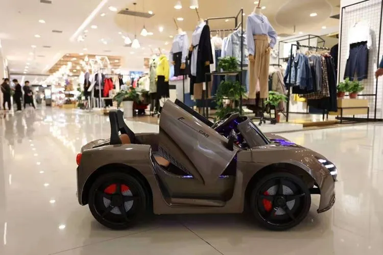 Ferrari Kids Electric Car with Remote Control Kid Drive Pedal Control Kid Ride on Car