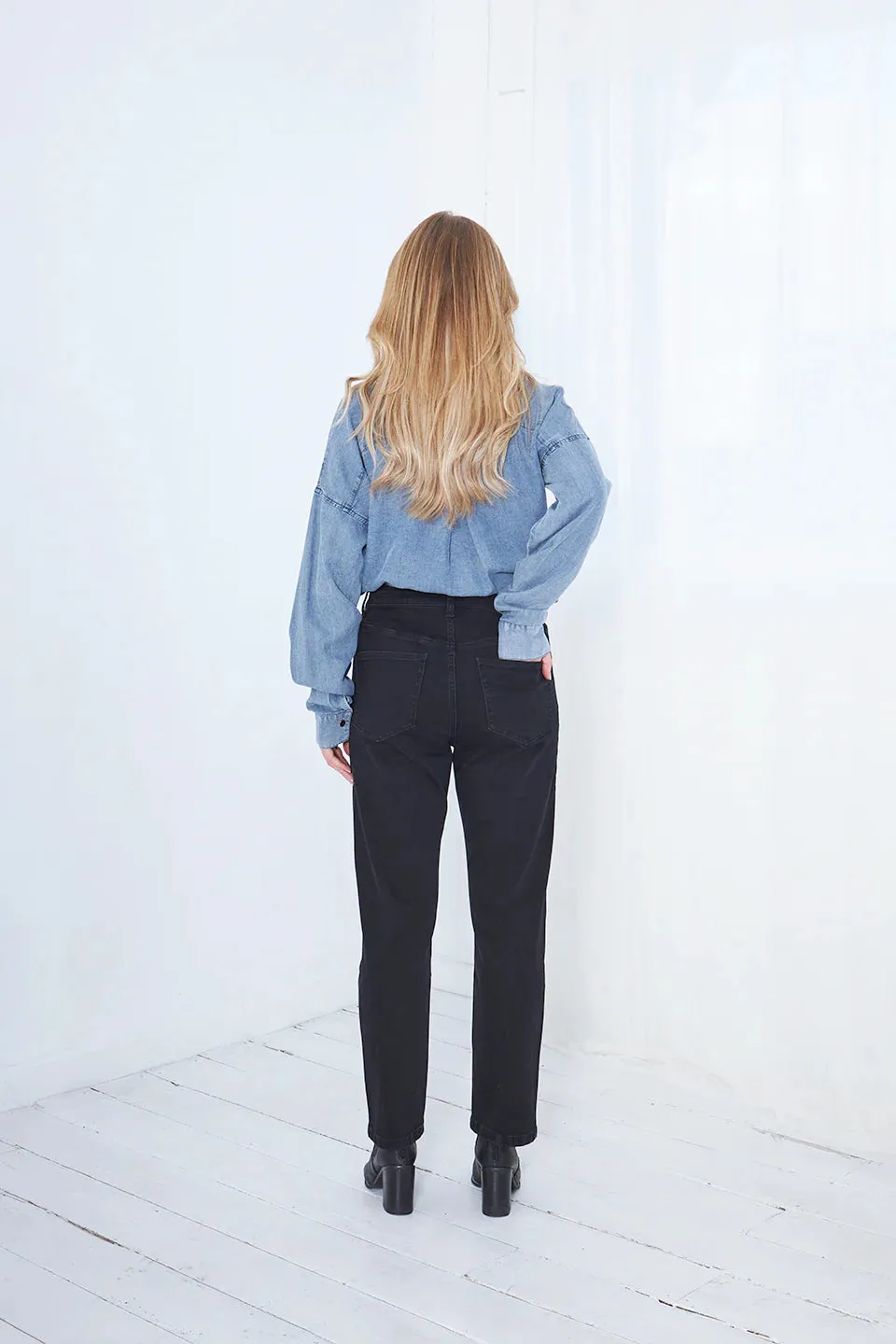 Noelle Straight Leg Jeans - Black